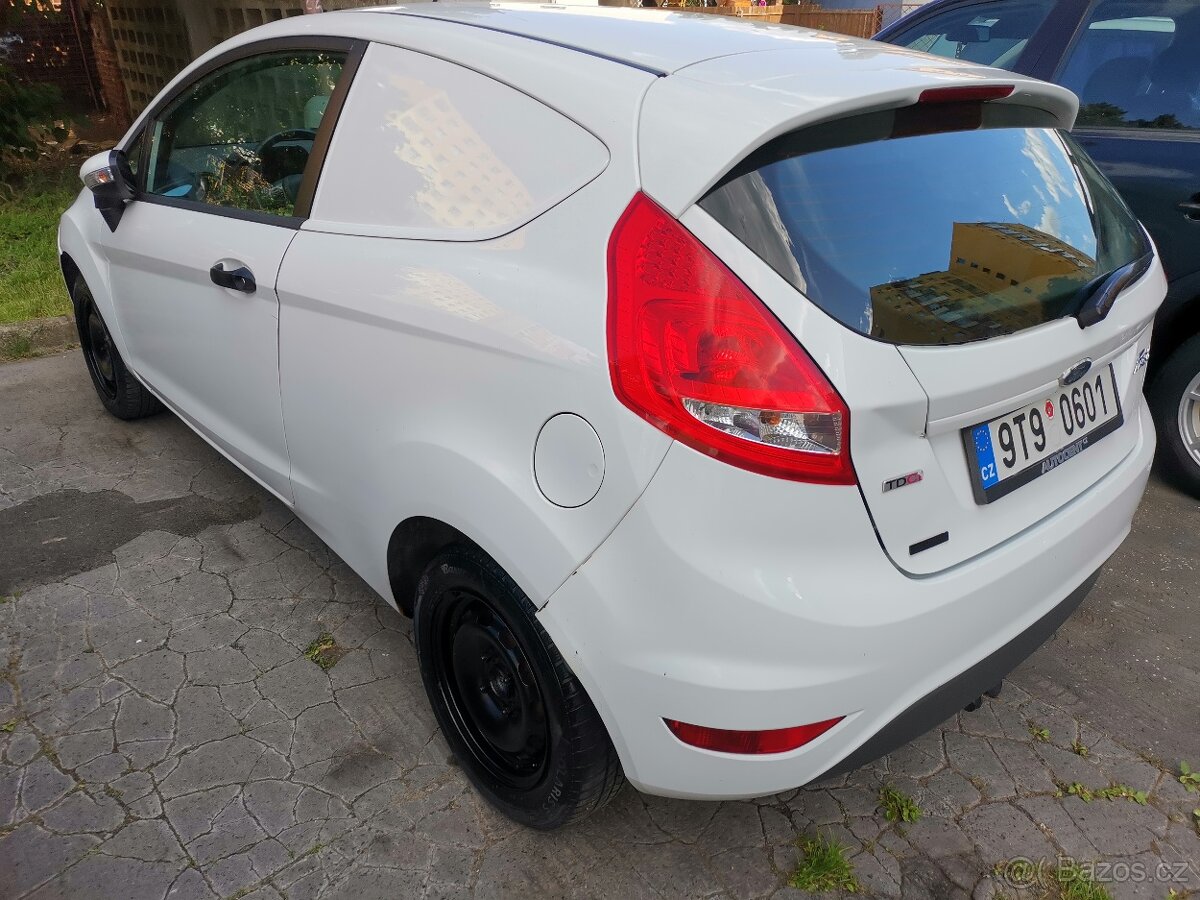 Ford Fiesta 1,4 Tdci 52 kw ,rok výroby 2013 - 7