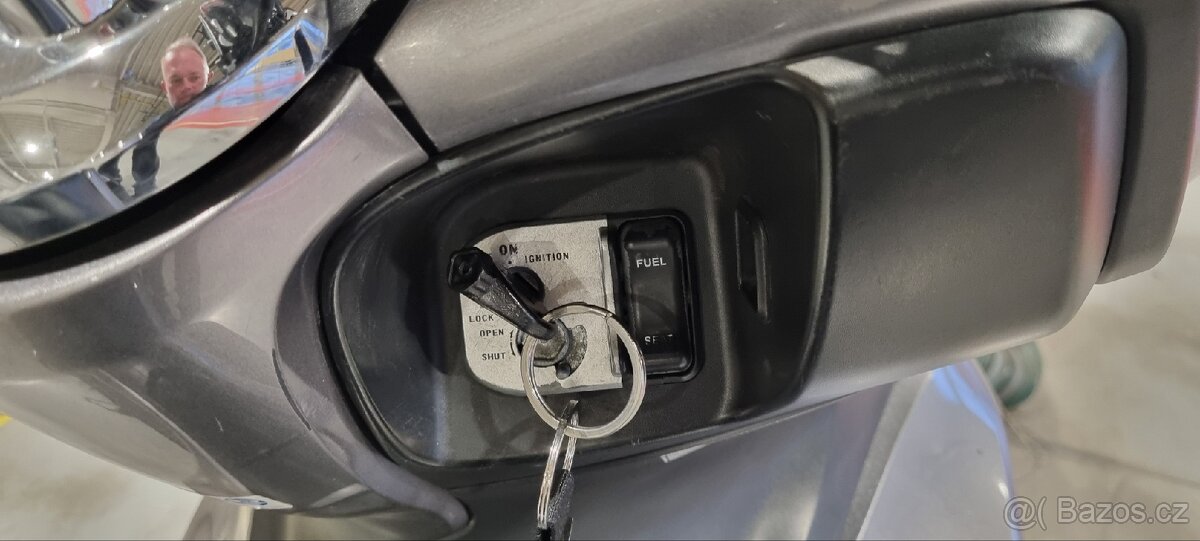 Skútr Honda 125PCX - 7