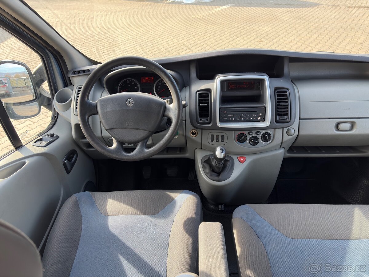 Renault Trafic 2.5 dCi, 9 míst, long - 7