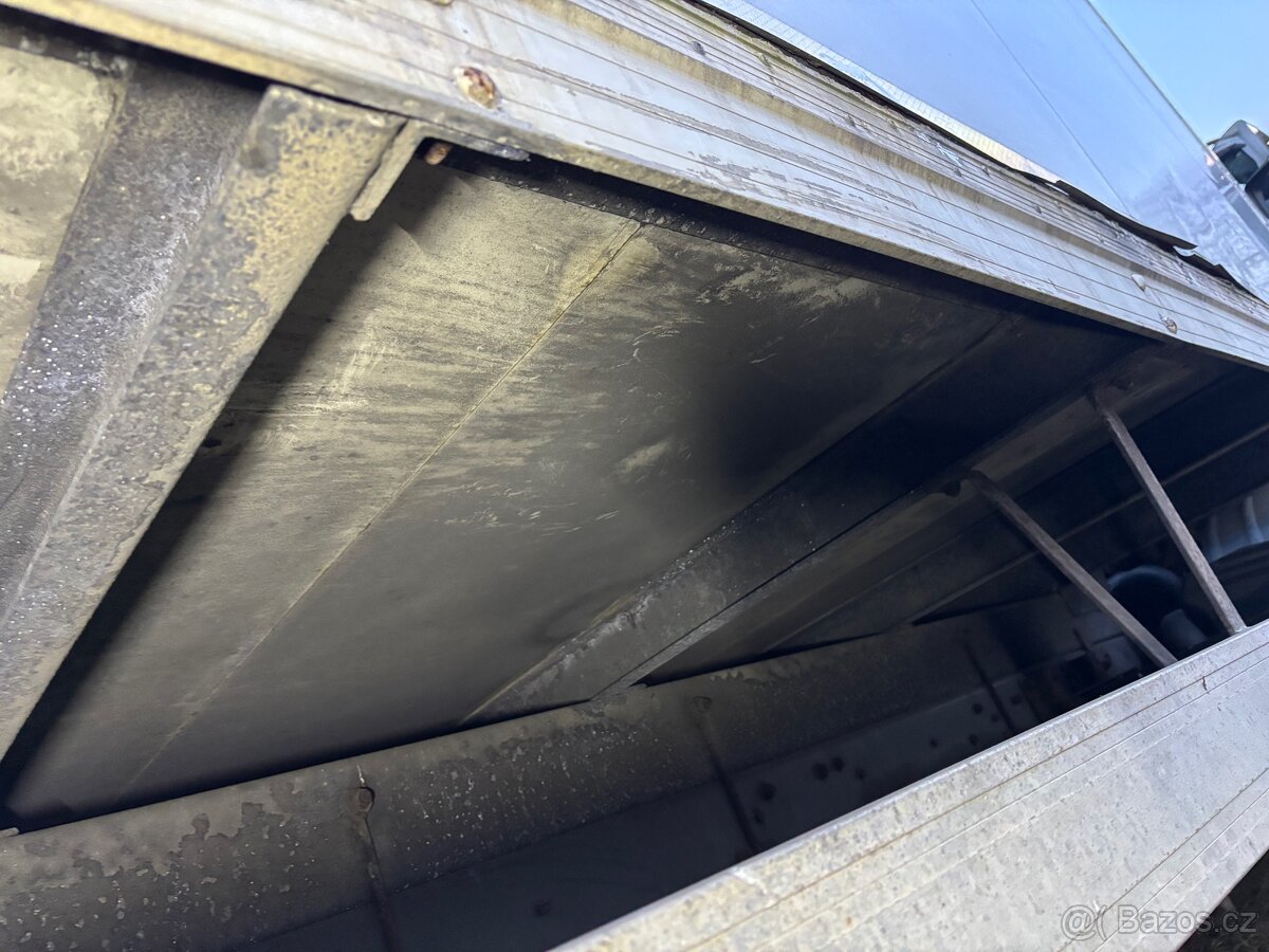 skříňová nástavba 7,4m - 7