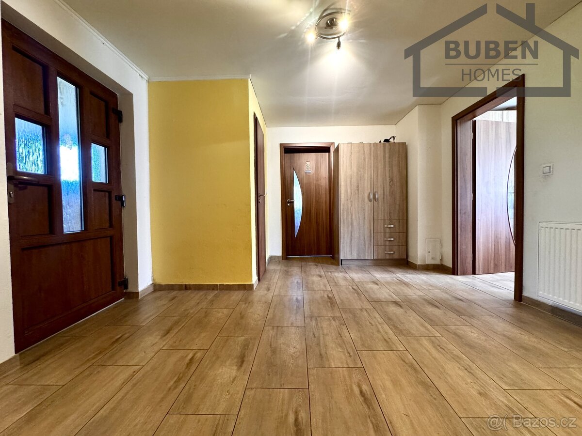 Rodinný dům - polosamota ( 120 m²), zahrada 1491 m² - Chodsk - 7