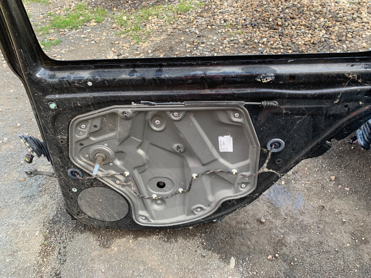 Dveře octavia 2 3x pravé zadní,1x levé zadní,1x levé přední - 7