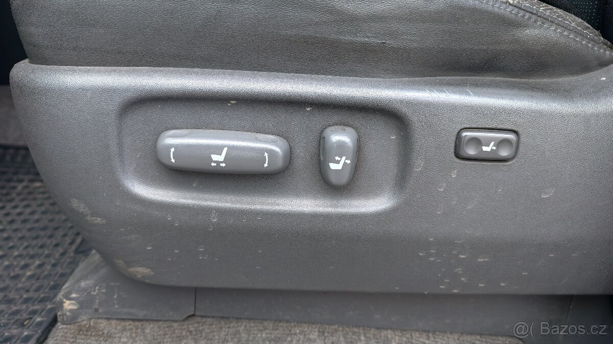 Toyota Land Cruiser 120 - 7