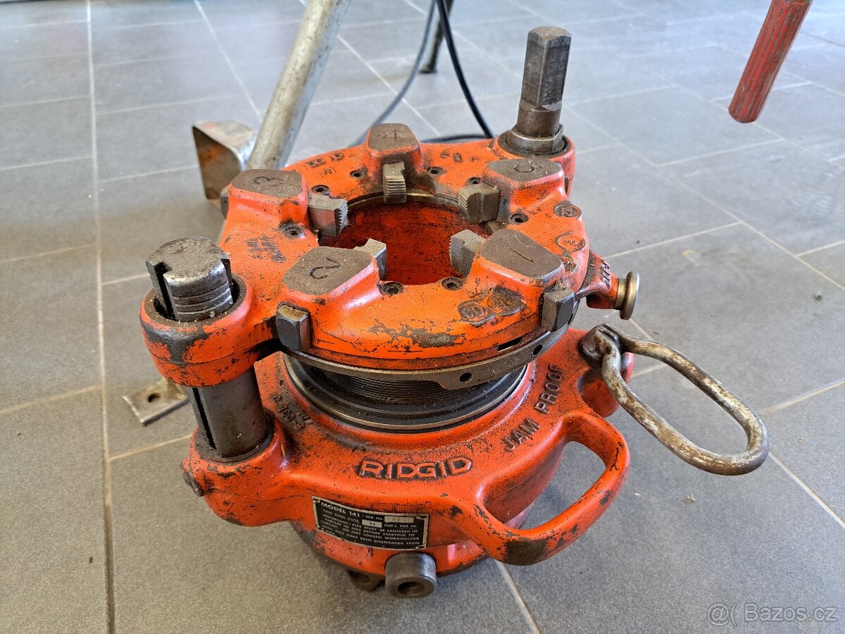 Elektrický závitořez Ridgit 300 0,5" - 3" - 7