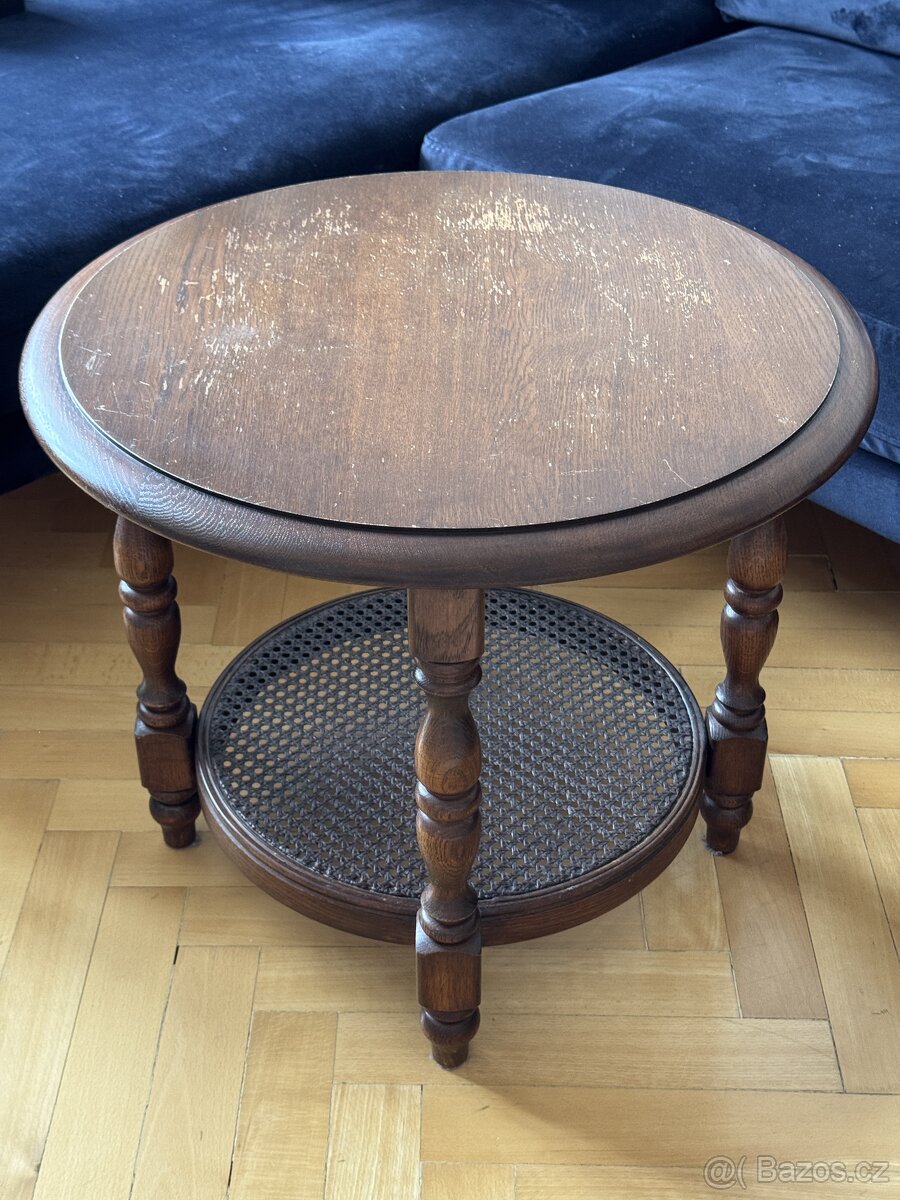 Rustikální kulatý konferenční stolek z masivu - 7