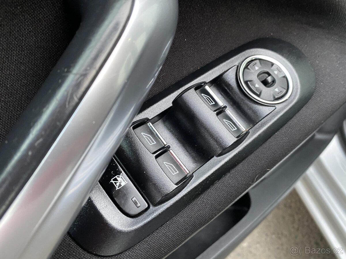 Ford Mondeo 2.0 TDCi , 103 kW nafta, 2012 - 7