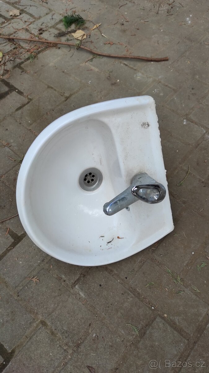 WC kombi + umyvadlo - 7