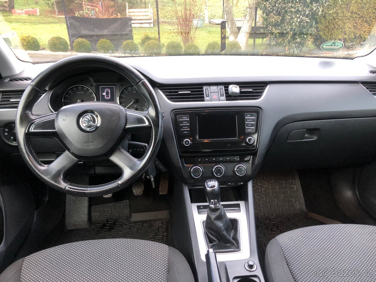 Škoda Octavia 1.6tdi/77kw xenon - 7