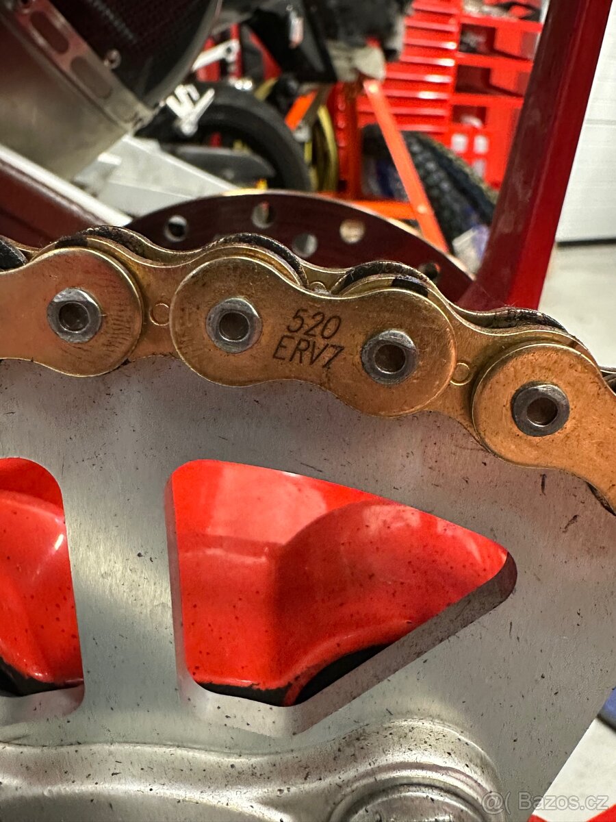 Aprilia Tuono V4 2017 - 7