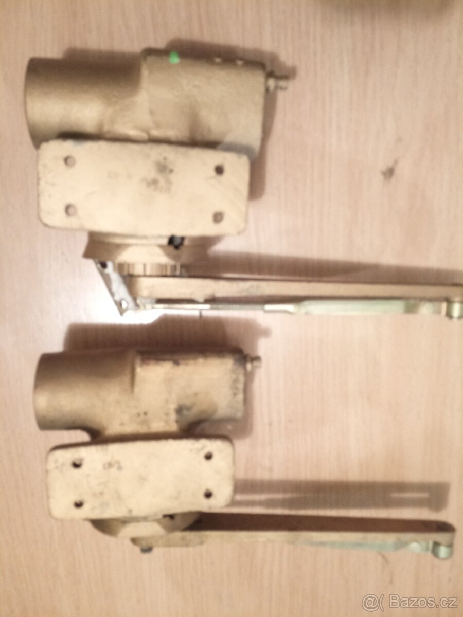 BRANO, ZAVÍRAČE DVEŘÍ, 3ks - 7