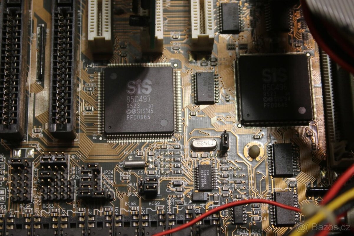 MUZEUM PC - Staré PC - 486DX4 Plus - 7