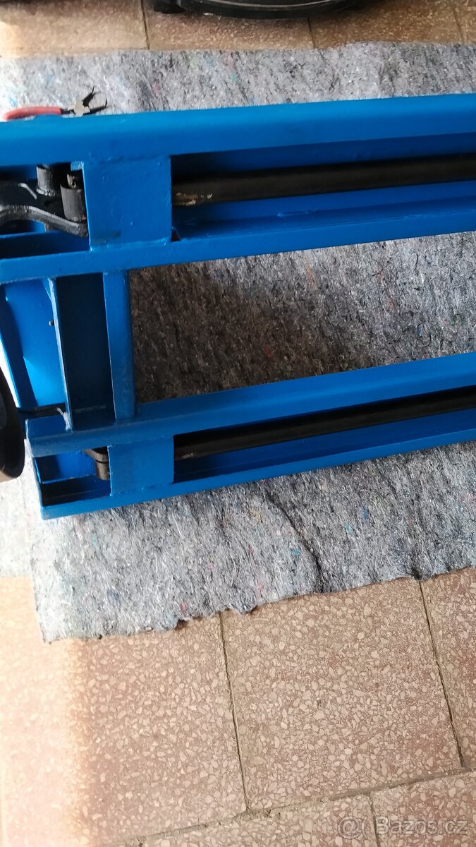 Prodám repasovaný paletový vozík - 7
