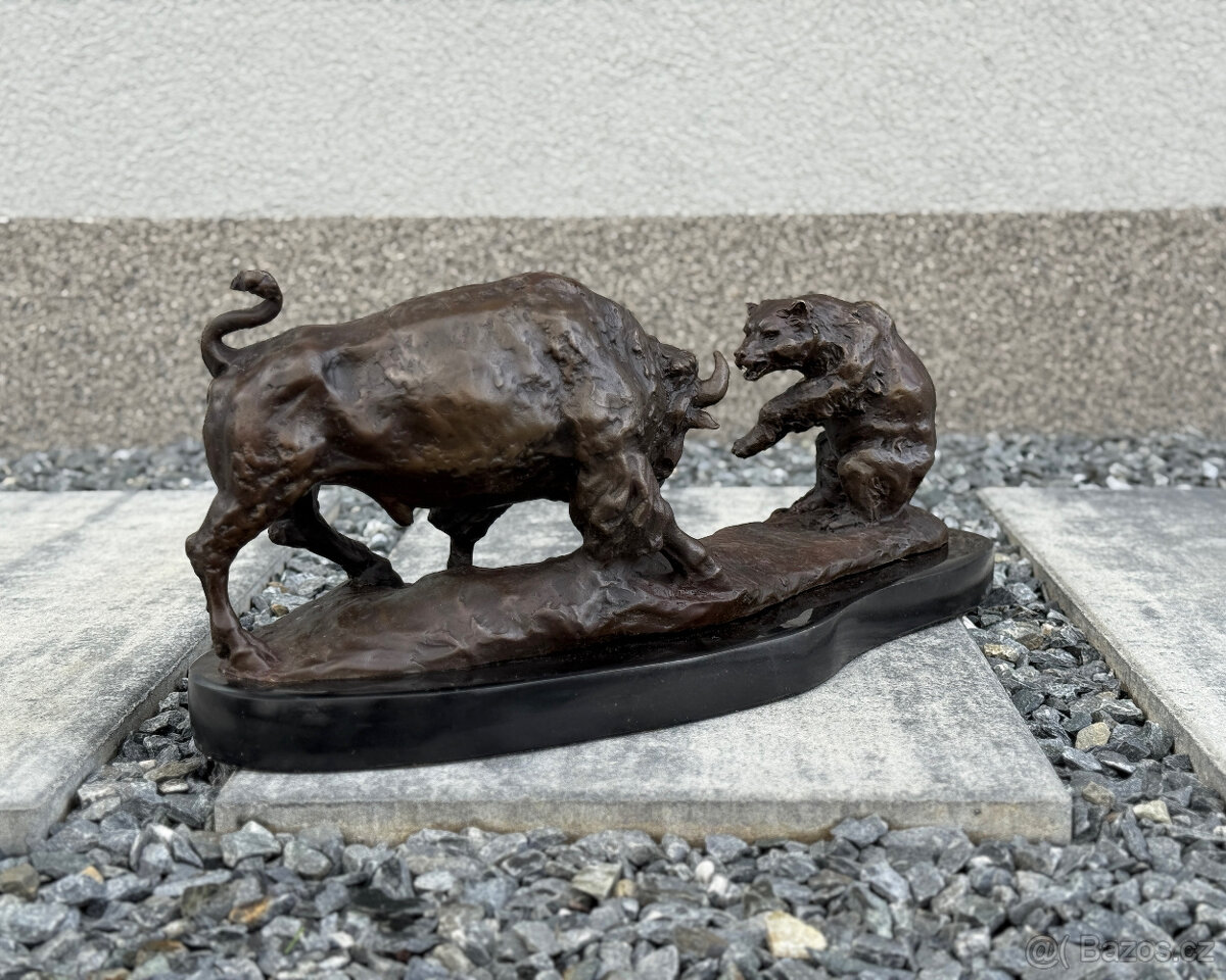 Bronzová socha Býk vs. Medvěd exkluzivní dárek podnikatele - 7