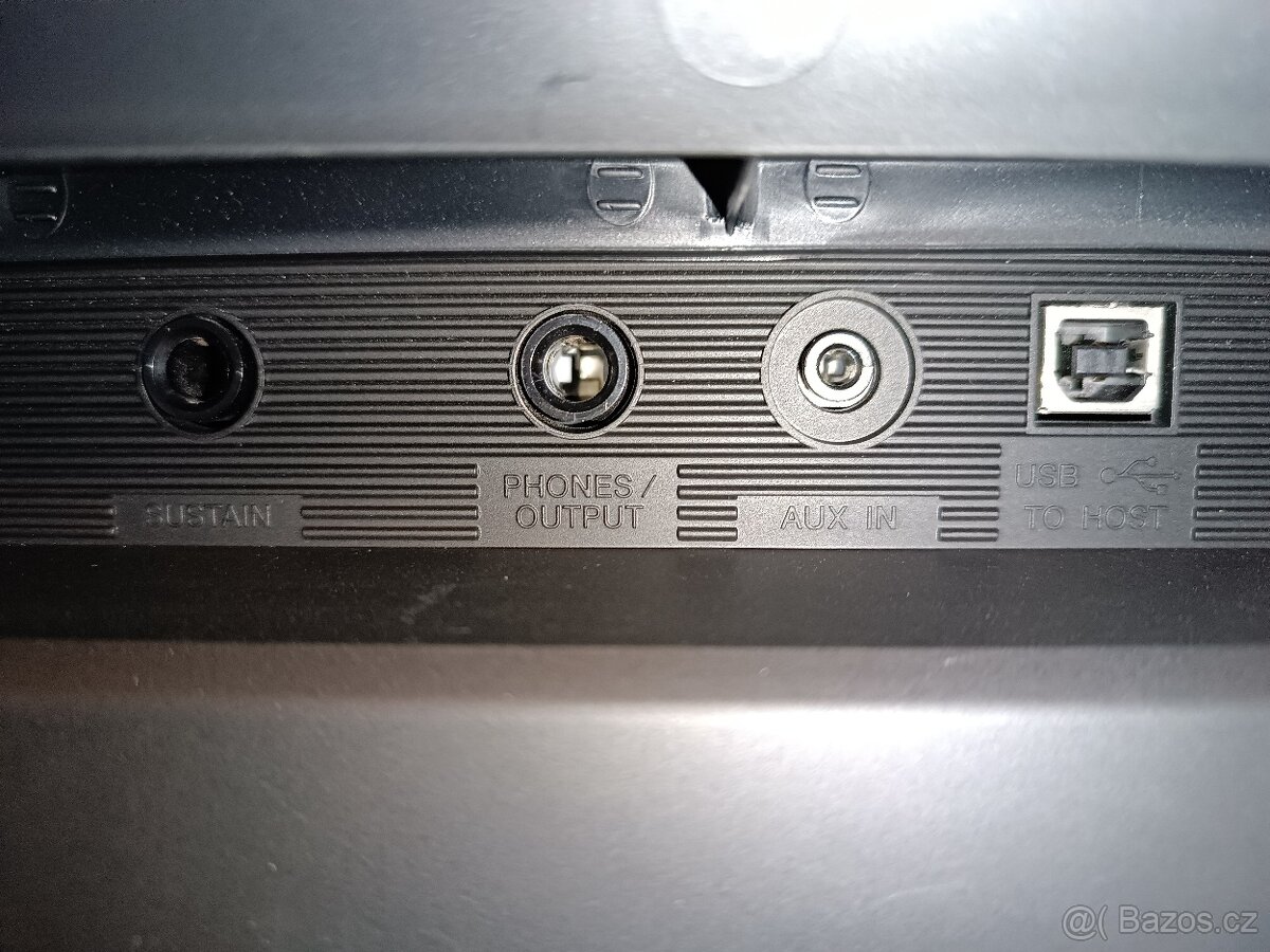 Yamaha PSR-E373 + stojan - 7