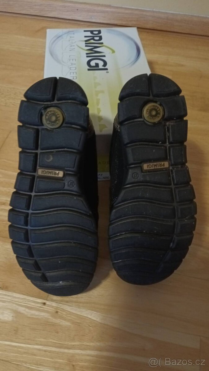 Černé tenisky Primigi s goretexem, vel. 37 - 7