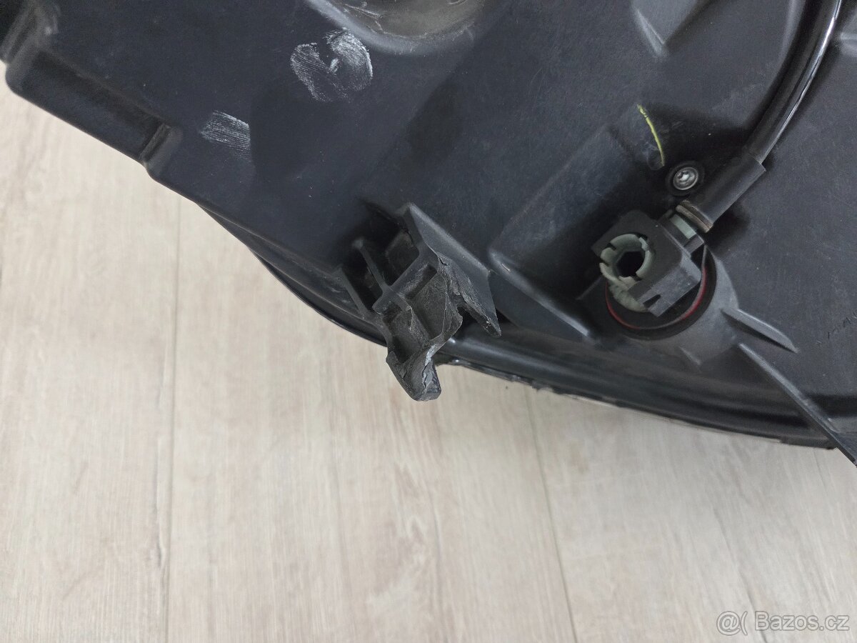 Přední levé LED světlo Ford Explorer - 7