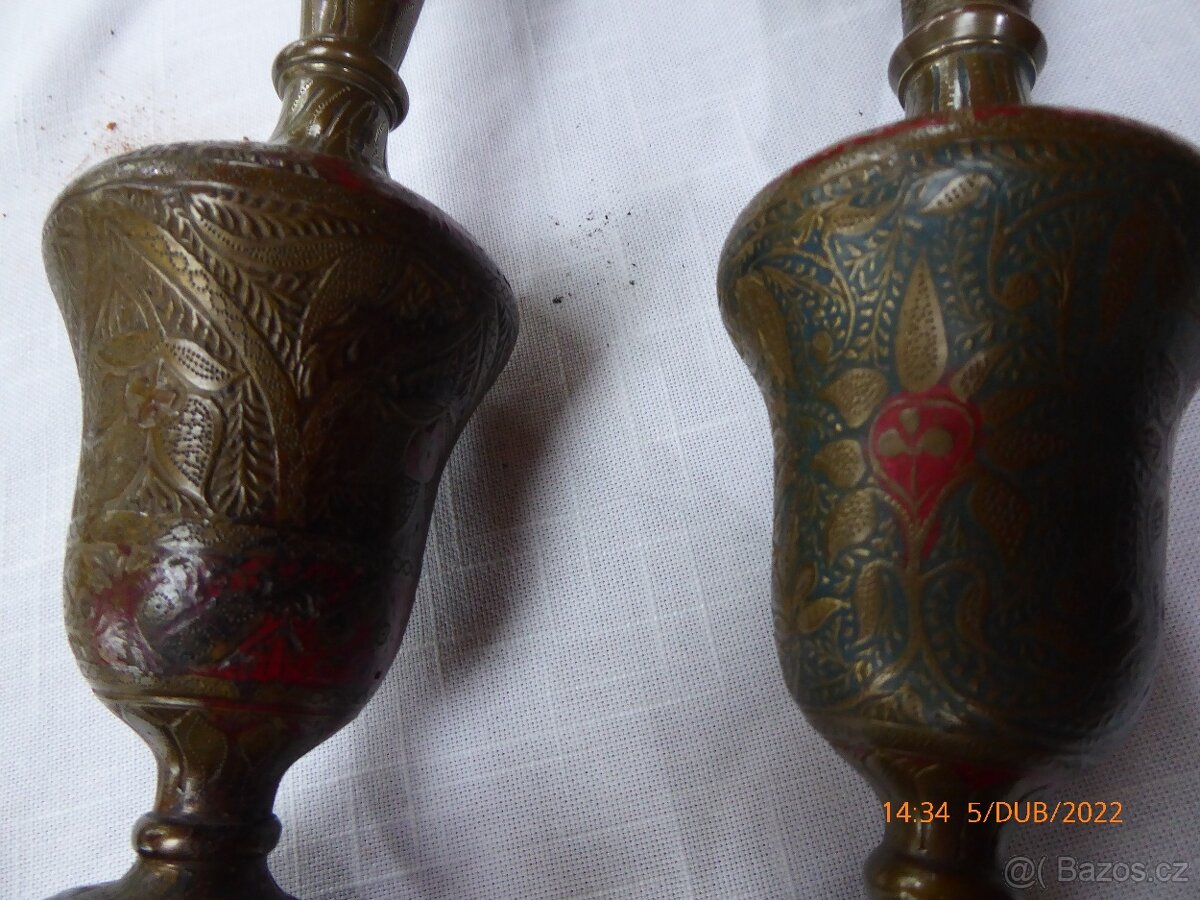 2 STARÉ ZDOBENÉ MOSAZNÉ SVÍCNY - 7