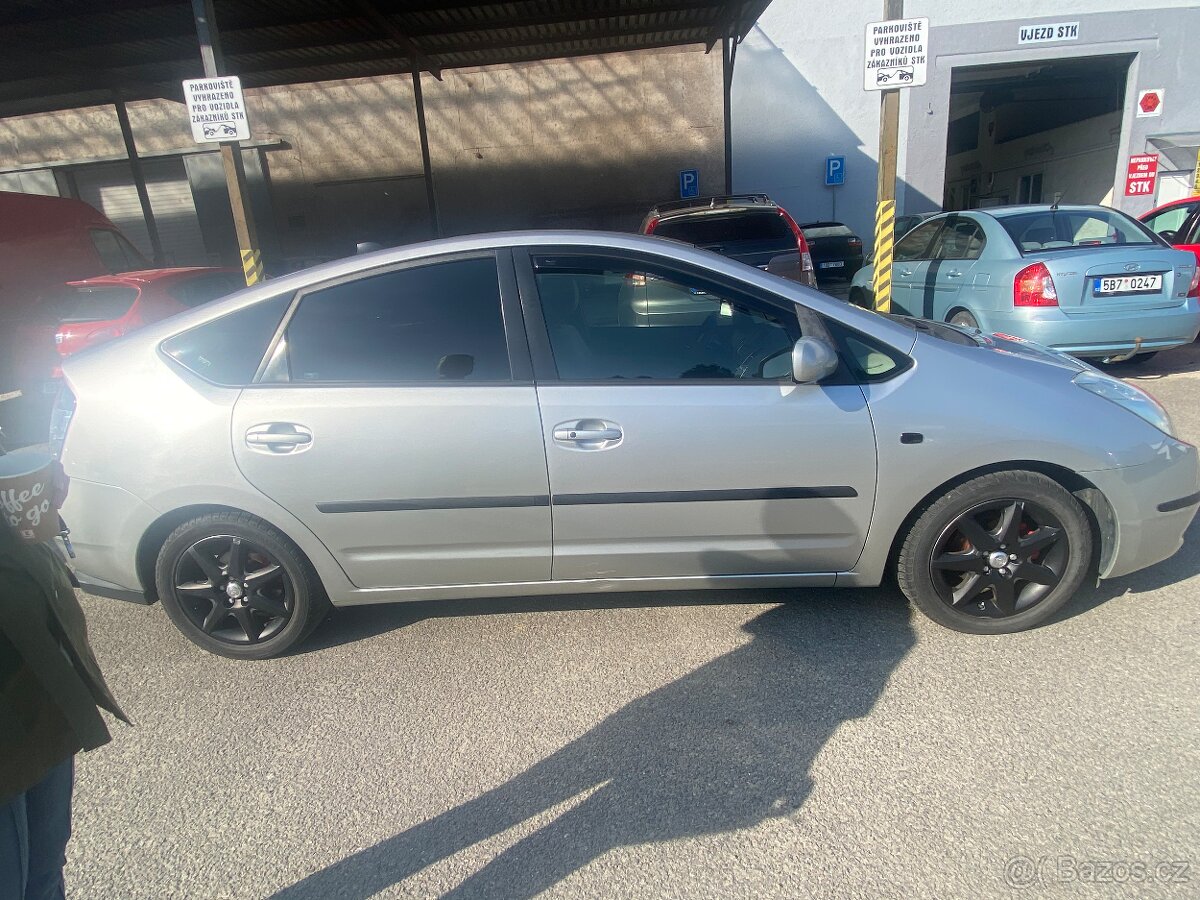 TOYOTA Prius 20 - 7