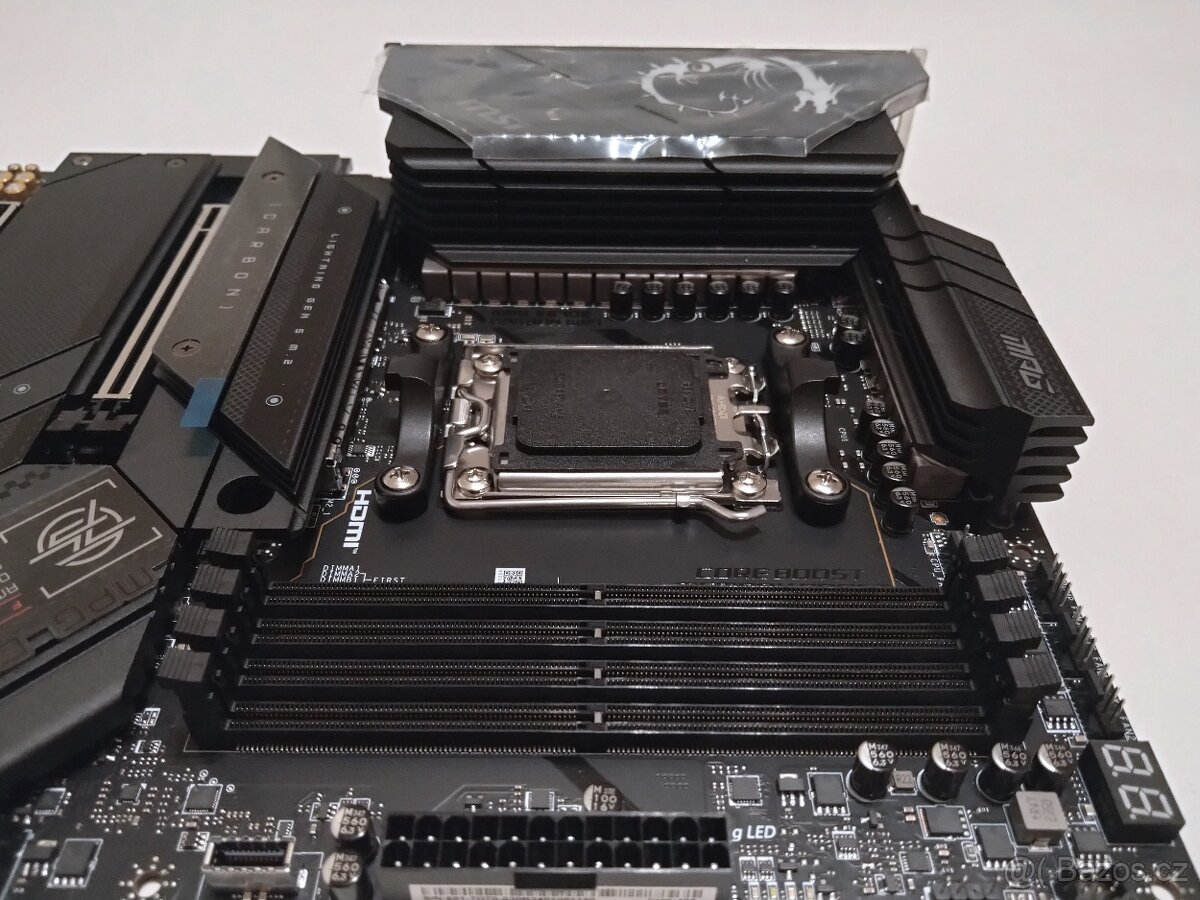 MSI MPG X670E CARBON WIFI - 7