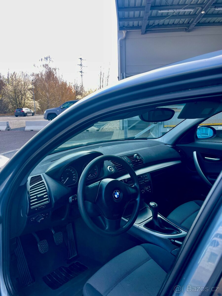 Prodám BMW 118i (E87), rok 2007 - 7