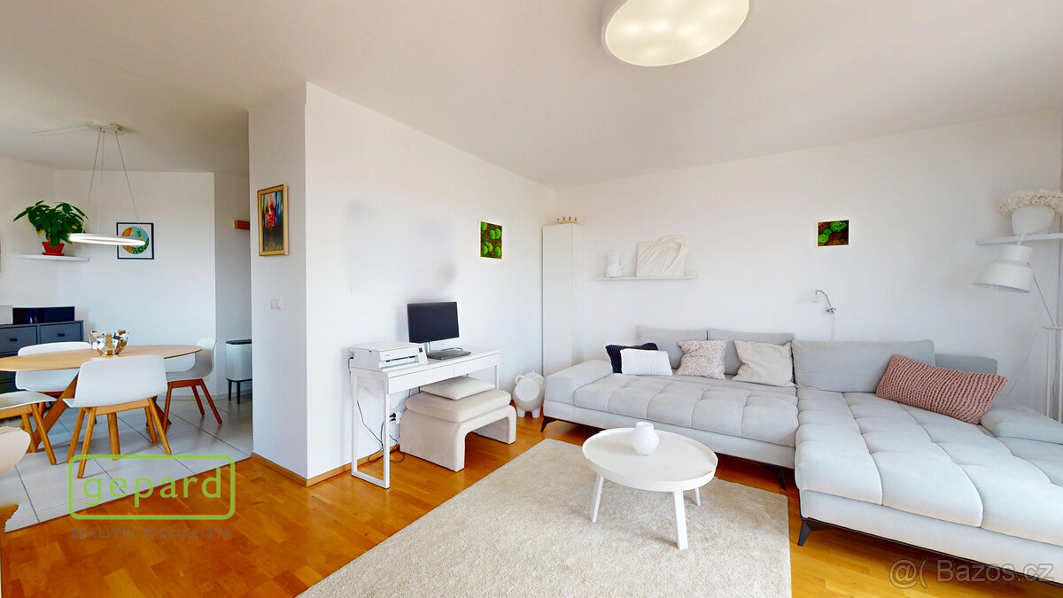 Krásné 2+kk 69,31 m2 v domě z roku 2012, lodžie, garáž, skle - 7