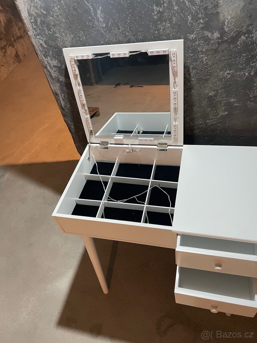 Toaletní stolek 40x70 cm - 7