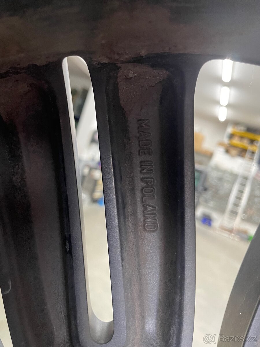 Disk z Ranger Rover Velar - 7