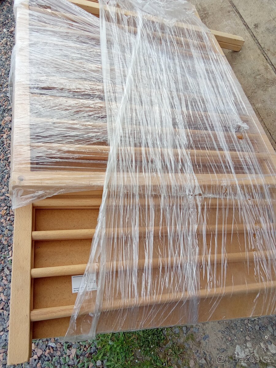 Postel dřevěná pěkná, dětská postýlka - 7