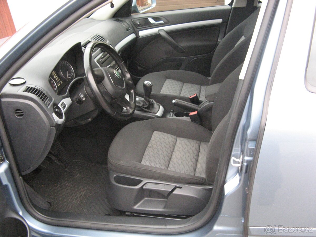 Škoda Octavia Kombi 1.6 tdi najeto 182tkm - 7