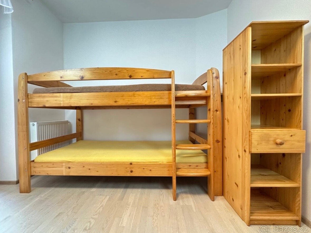 Šatní skříň z masivu - 7