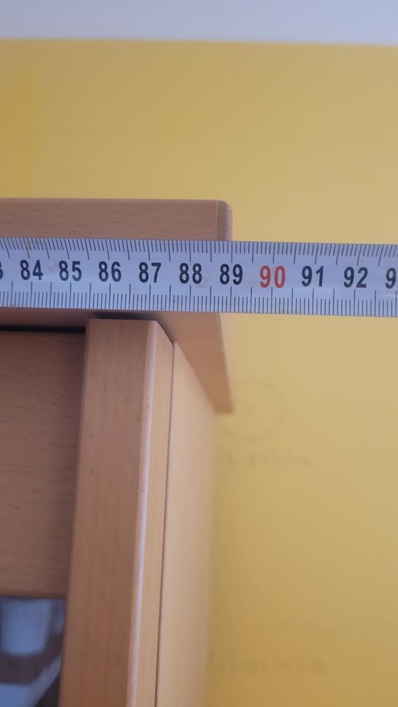 Prosklená skříň Ikea - 7