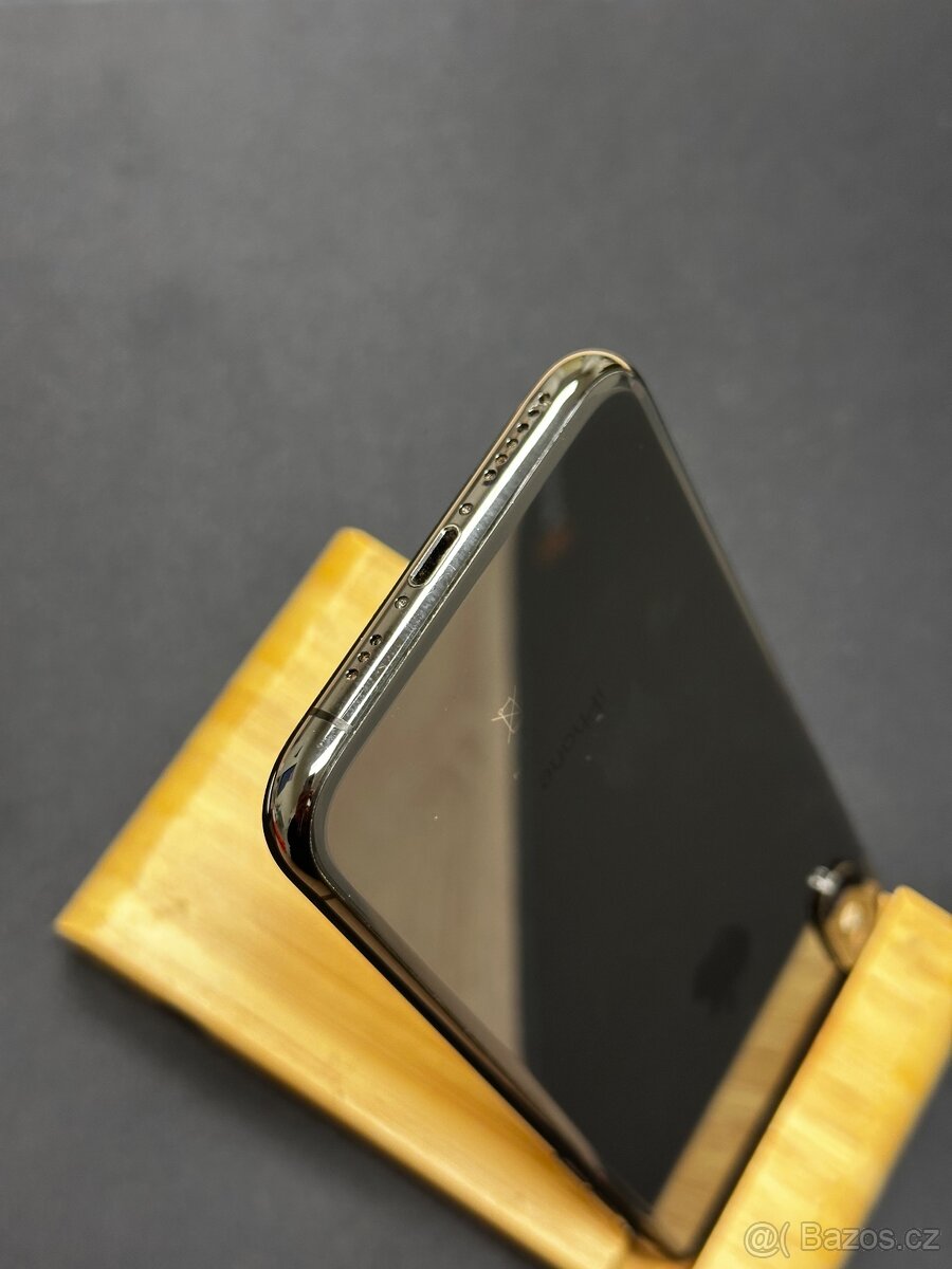 Apple iPhone Xs 256GB Šedý - 7