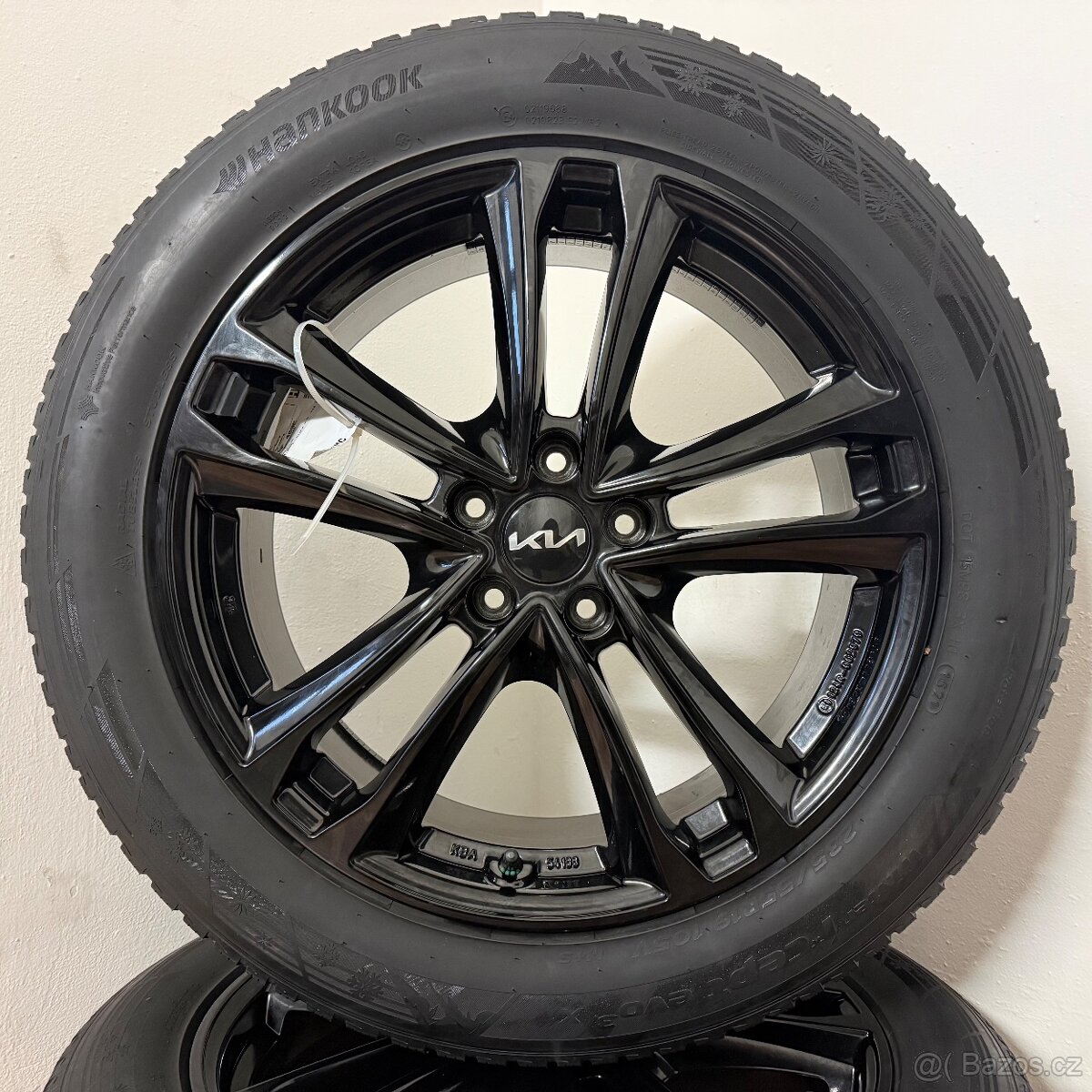 KIA SORENTO IV 5x114,3 R19 ET49,5+ZIMNÍ 235/55R19 5mm - 7