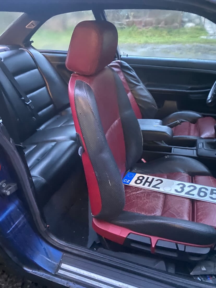 BMW E36 coupe 1.8is - 7