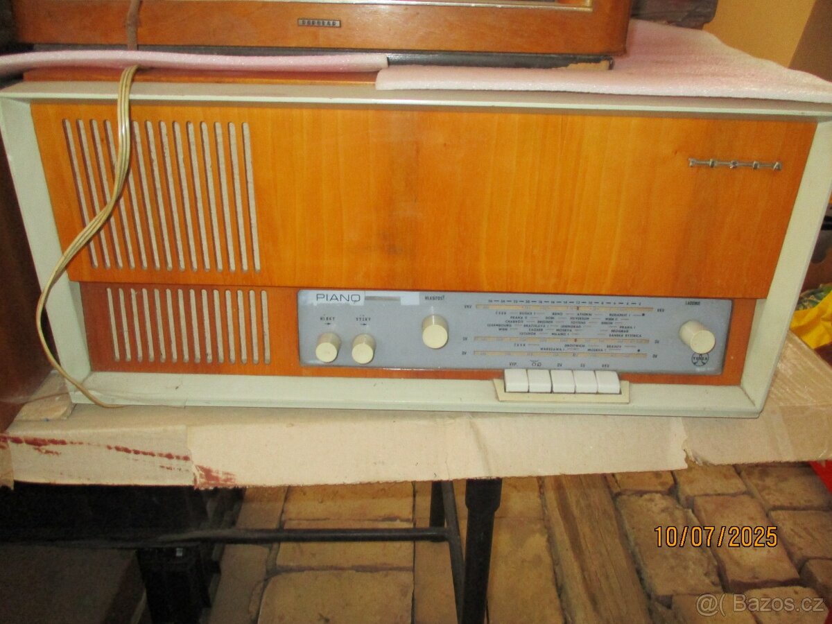 Stará rádia dle vlastního výběru a různé radiodíly. - 7