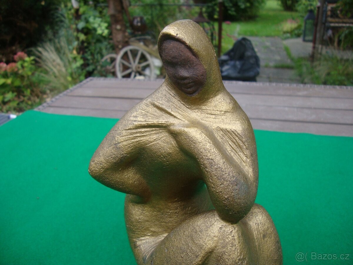 Retro socha soška dívka v šátku zlatá styl Brusel 1963 pěkná - 7