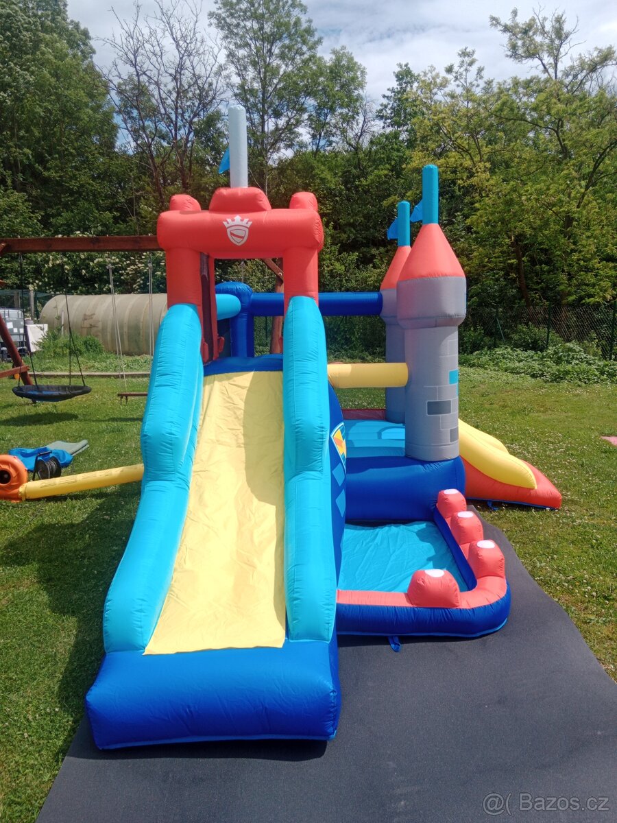 Nafukovací hrad - 7