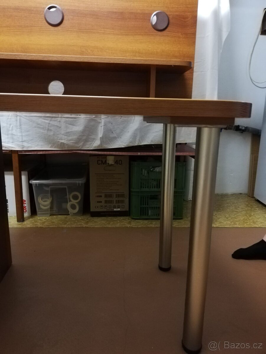 Stůl na počítač - 7
