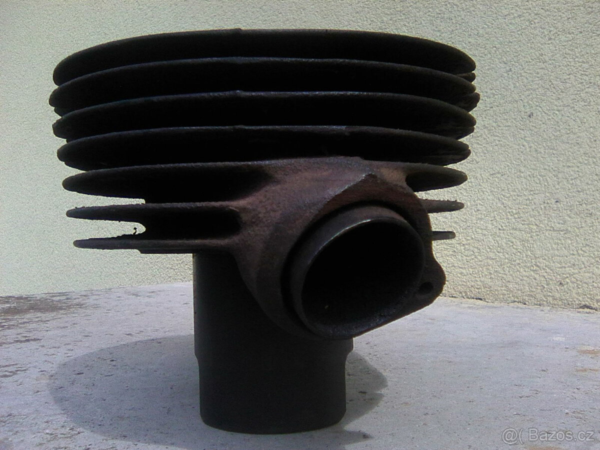 čz 125/175 450/453 - kryty řetězu a motoru,válce a držák ped - 7