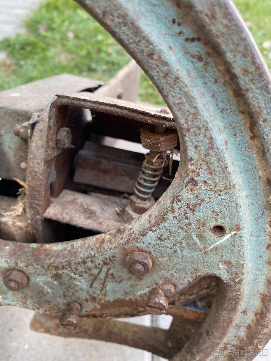 Řezačka kopřiv - 7