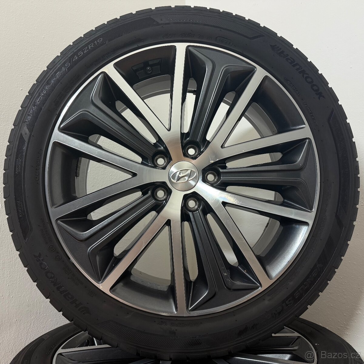 HYUNDAI TUCSON 5x114,3 R19 ET53+LETNÍ 245/45R19 6mm - 7