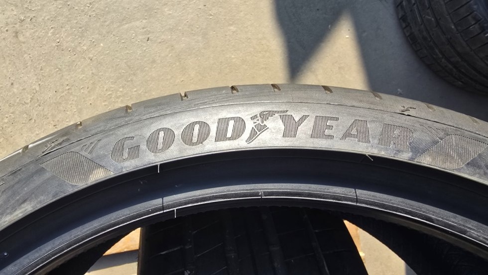 Letní pneu 235/35/19 Good Year - 7