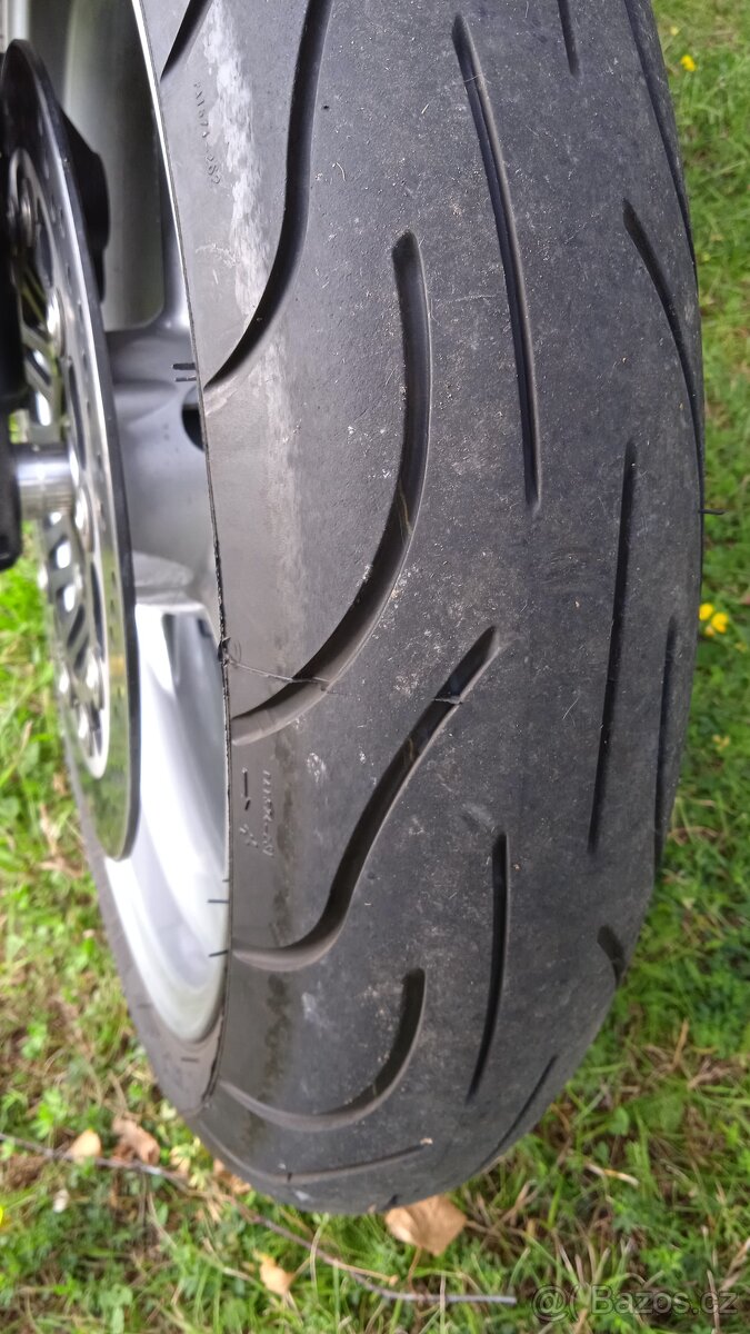 Prodám Triump Speed Triple 955i r.v. 2004 - 7