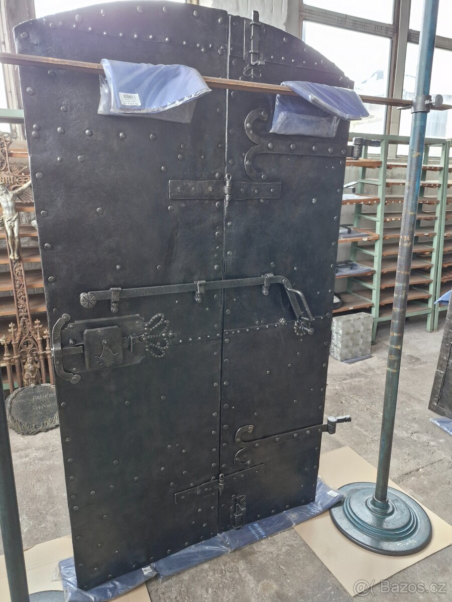 Kované historické dveře - 7