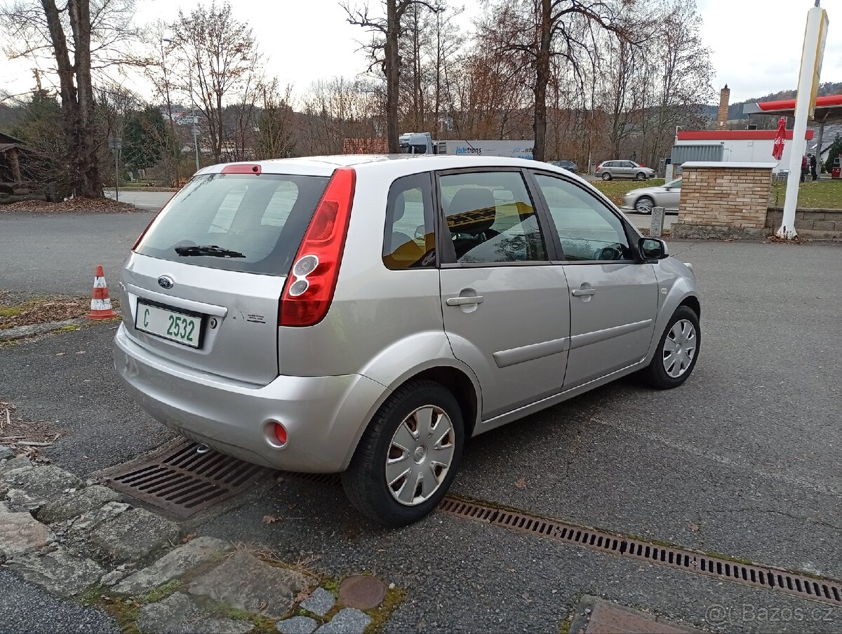 Ford Fiesta 1.3 benzín 2008 - 7