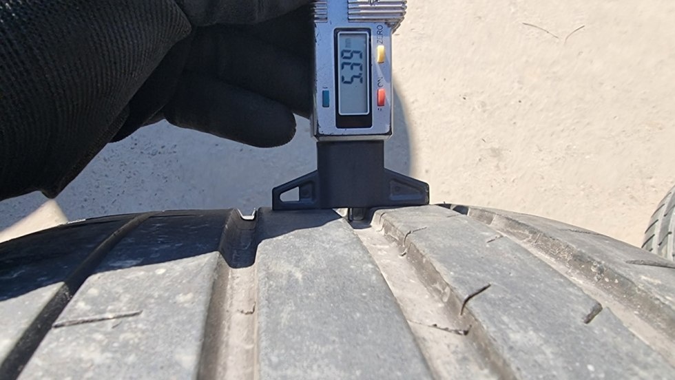 Letní pneu 255/40/20 Michelin - 7