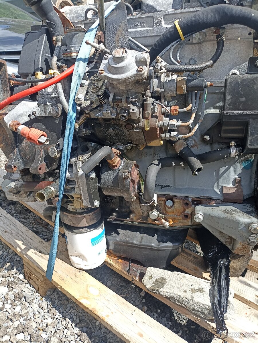 Prodám motor Iveco daily 2.8td 90kw - 7