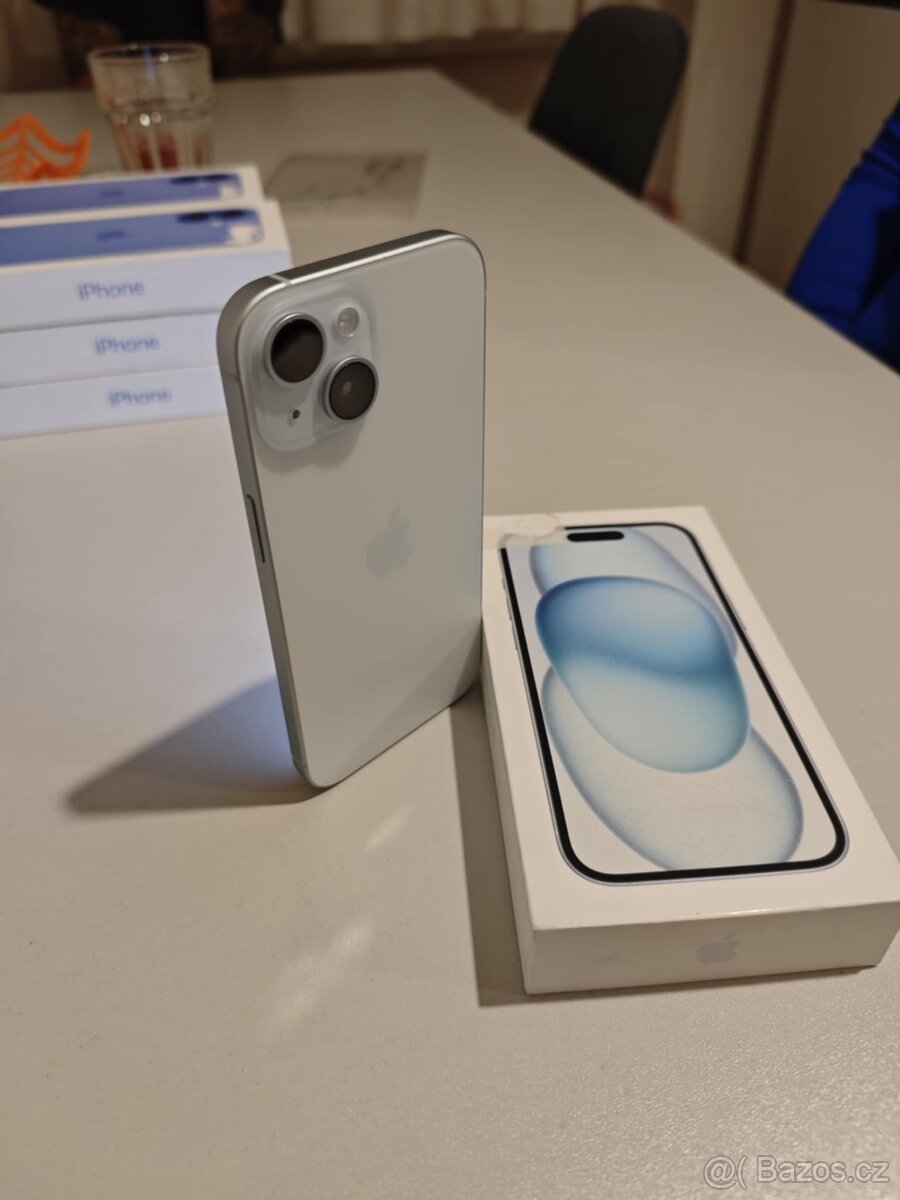 IPhone 15 128 GB White top stav - 7