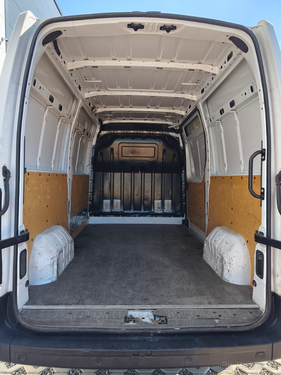 Renault Master 2.3 dCi | 100 kW | Skříň | 1. majitel | 267 0 - 7