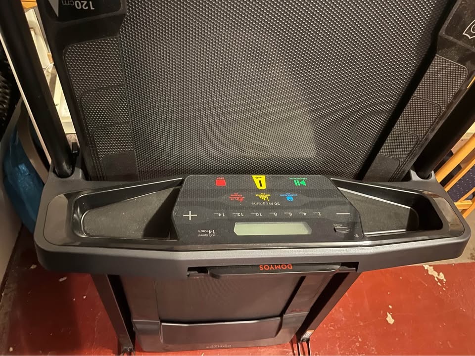 Běžecký pás DOMYOS RUN100E rok záruka v Decathlonu (K. Vary) - 7